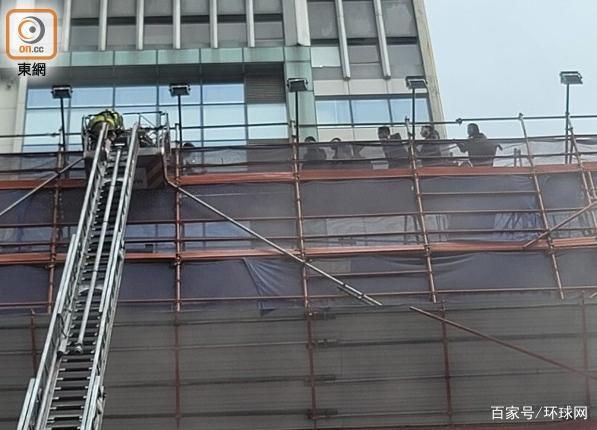 香港铜锣湾世贸中心突发大火：逾百人被困