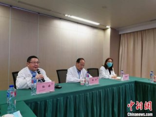 中国专家自主研发肺癌治疗三代靶向新药获批上市 打破进口药“一枝独秀”