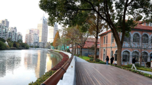 大学拆墙 还河于民
