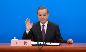 王毅：抵制冷战思维，维护真正的民主